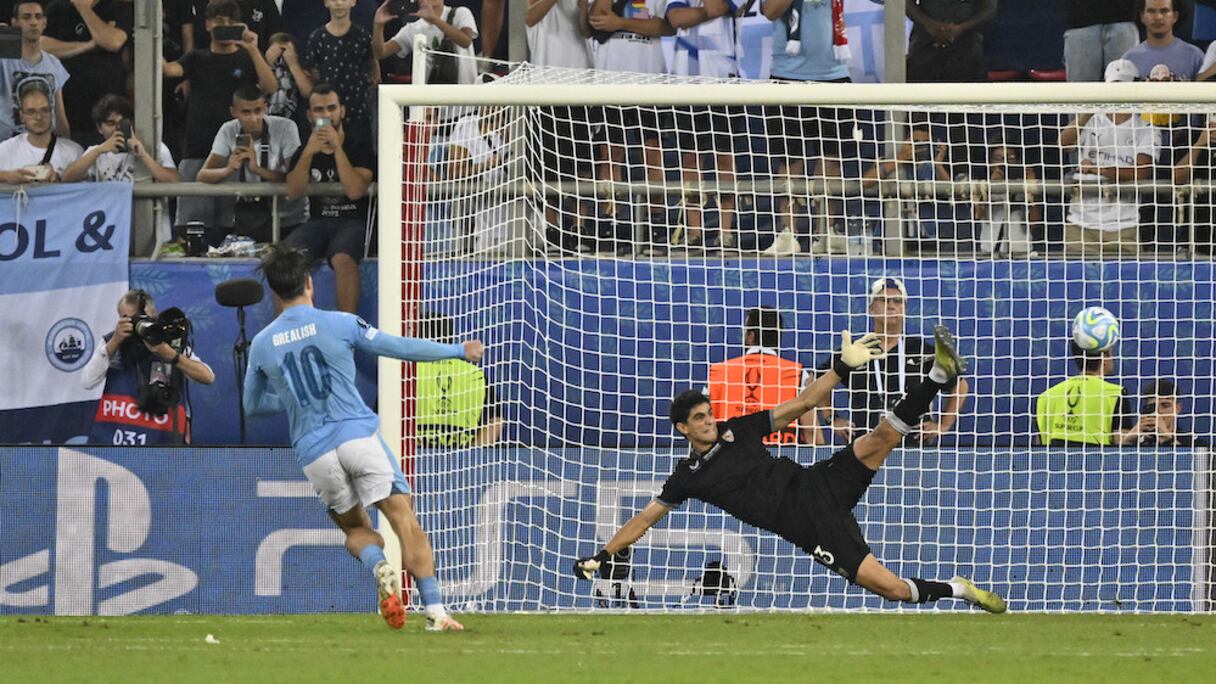Yassine Bounou contre Manchester City en finale de la Supercoupe de l'UEFA, le mercredi 15 août 2023.