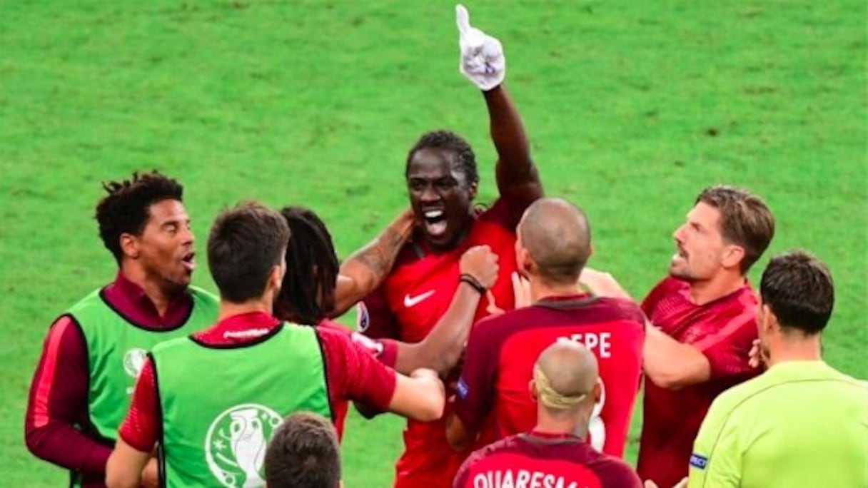 À l'instar de Carlos et Smith, poing levé et gant blanc contre le racisme que vivent les noirs à travers le monde, Eder a fêté le but de la victoire.