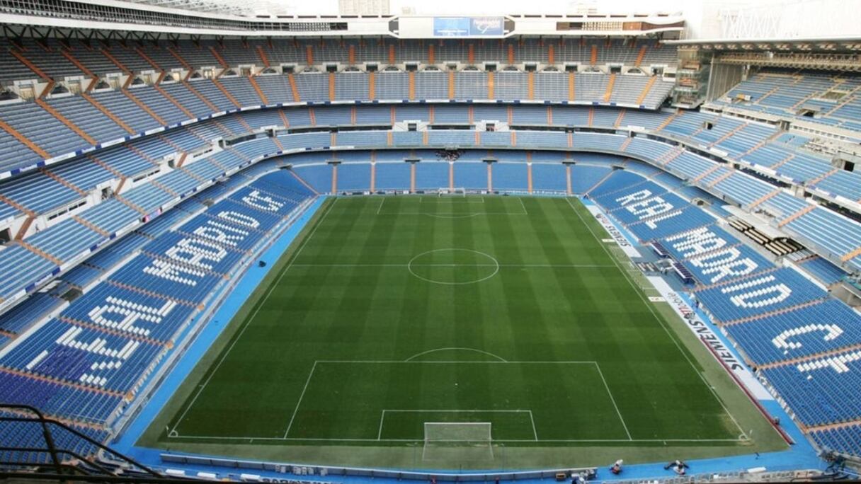 Le stade Santiago Bernabeu transformé en centre d’approvisionnement de matériel sanitaire, au service des autorités médicales espagnoles.