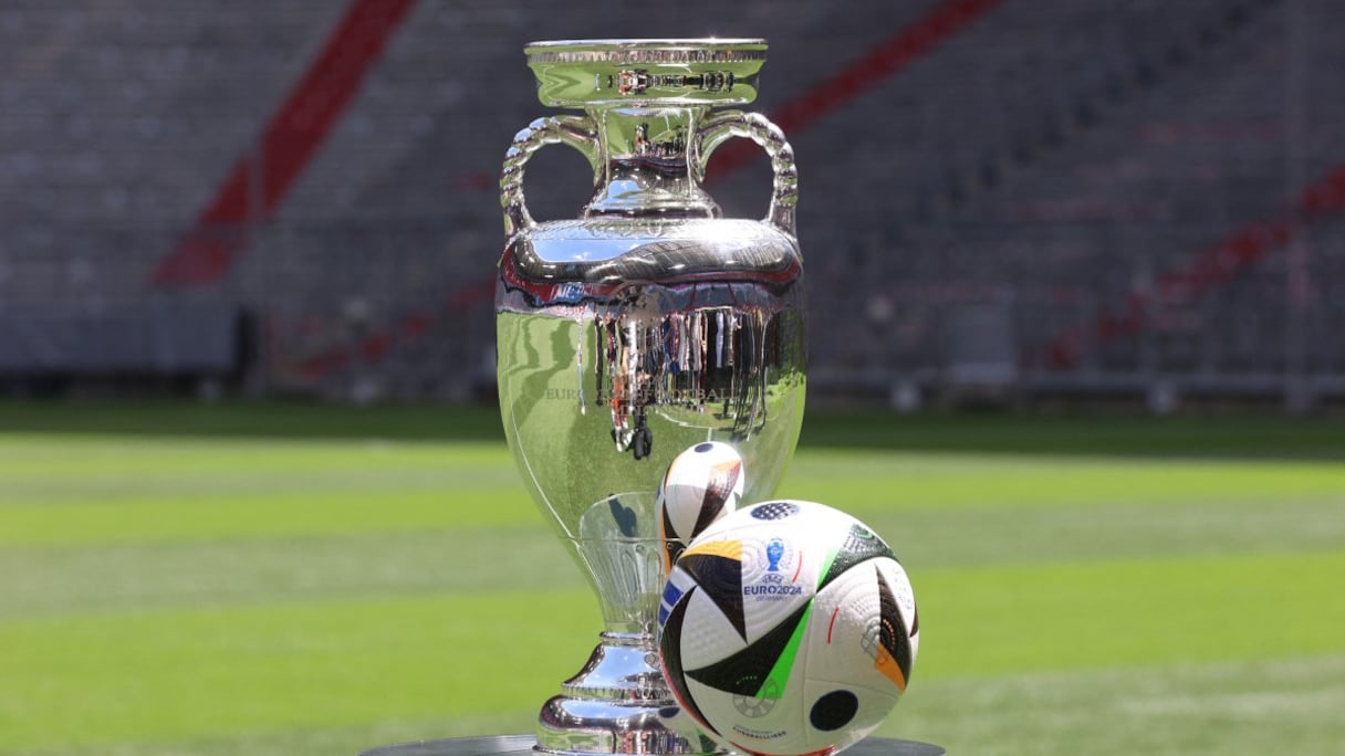 Le trophée de l'Euro 2024.