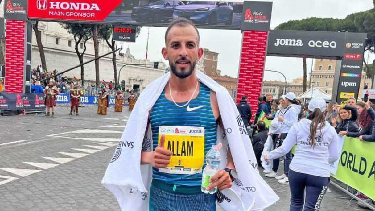 le marocain Taoufik Allam, vainqueur du marathon de Rome
