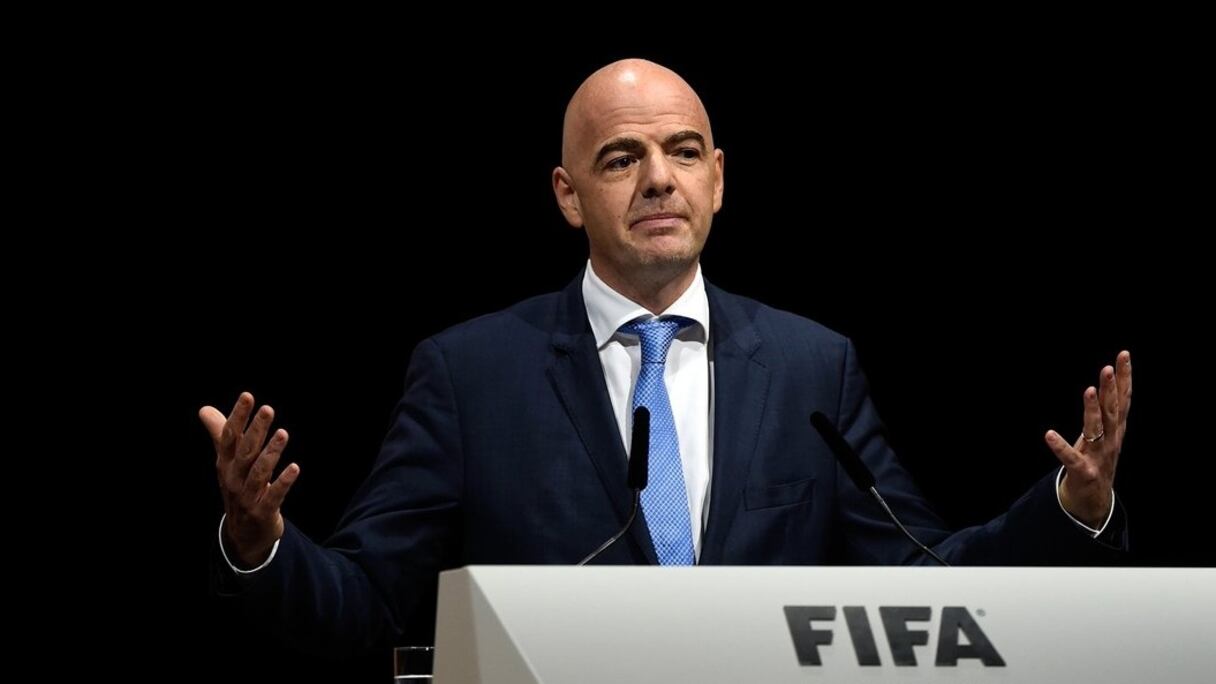 Philippe Piat, patron de la Fifpro, et Gianni Infantino, pRÉSIDENT DE LA fifa.