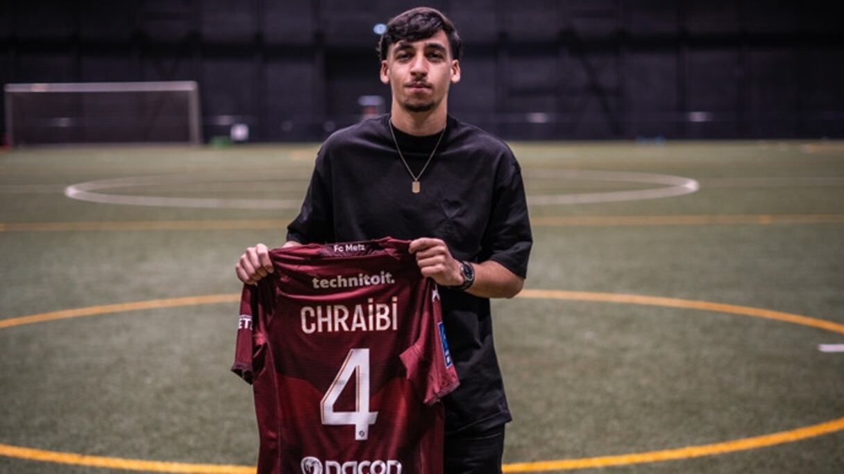 Othmane Chraibi a signé son premier contrat professionnel avec le FC Metz ce jeudi 26 mai.