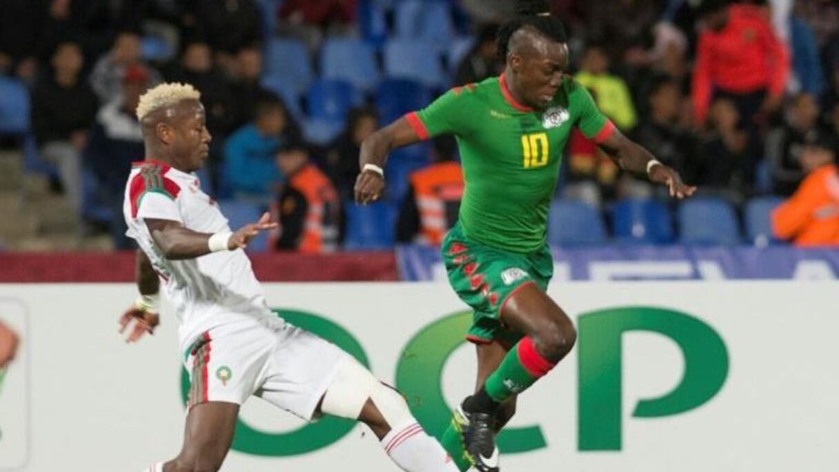 Hamza Mendyl au duel avec Bertrand Traoré