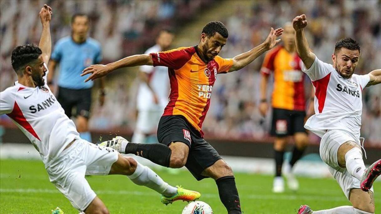 Younès Belhanda face à Gaziantep.