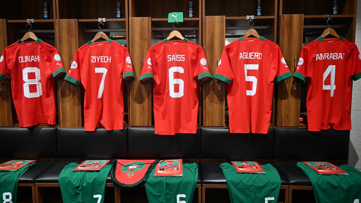 Vestiaires des Lions de l'Atlas au stade Laurent Pokou de San Pedro.