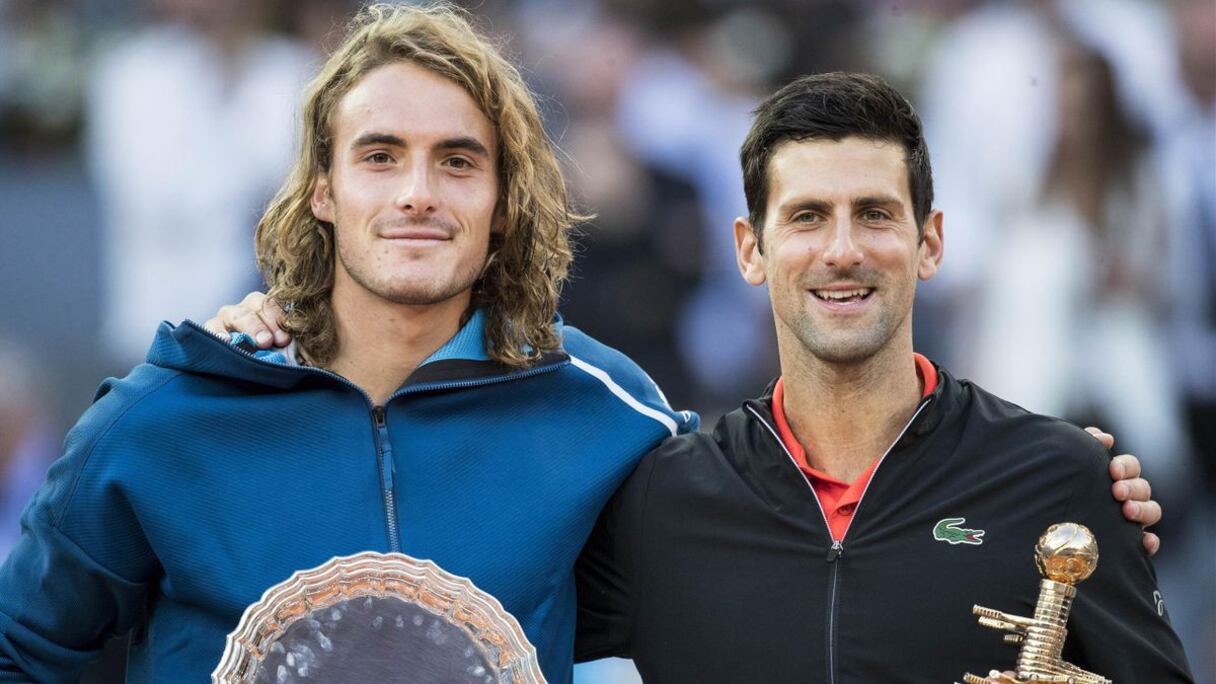 Stefanos Tsitsipas et Novak Djokovic.