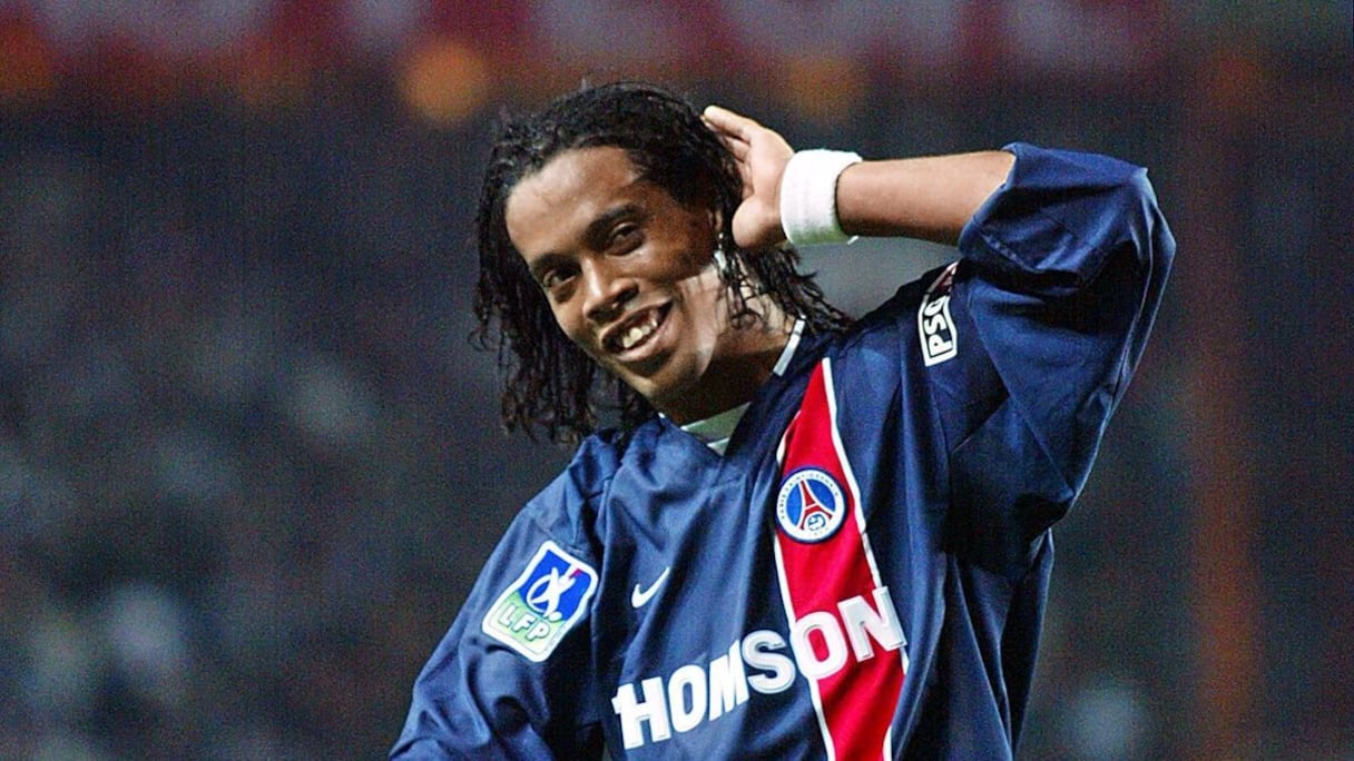 Ronaldinho évoluant alors sous le maillot du PSG.