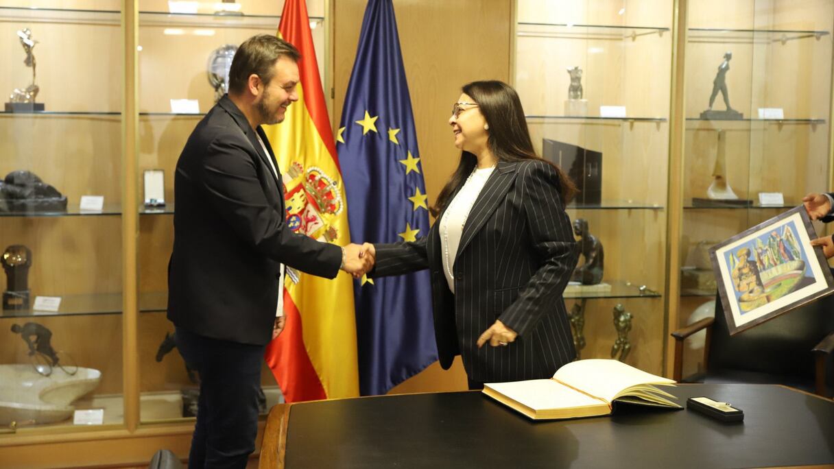 L’ambassadrice du Maroc en Espagne, Karima Benyaich, et le président du Conseil supérieur espagnol des sports (CSD), Víctor Francos