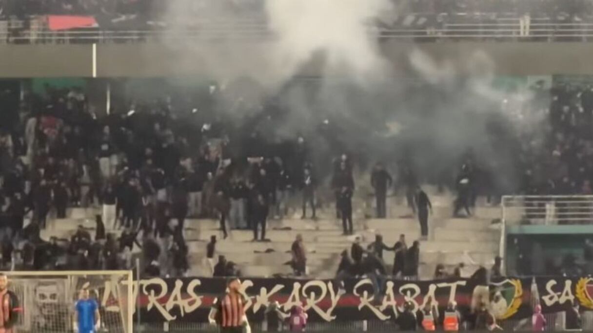 Scène de hooliganisme à Kénitra en marge du match AS FAR-OCS, le 16 mars 2024.