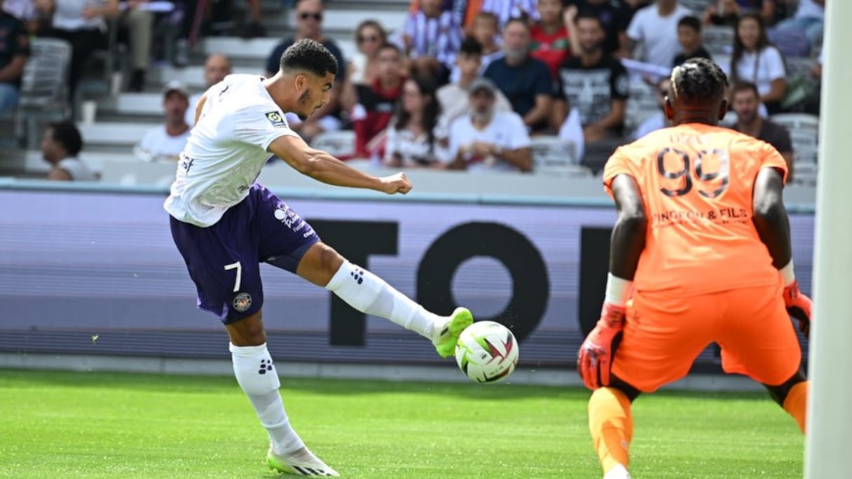 La frappe de Zakaria Aboukhlal, pour le premier but du TFC contre Clermont, le 3 septembre 2023.