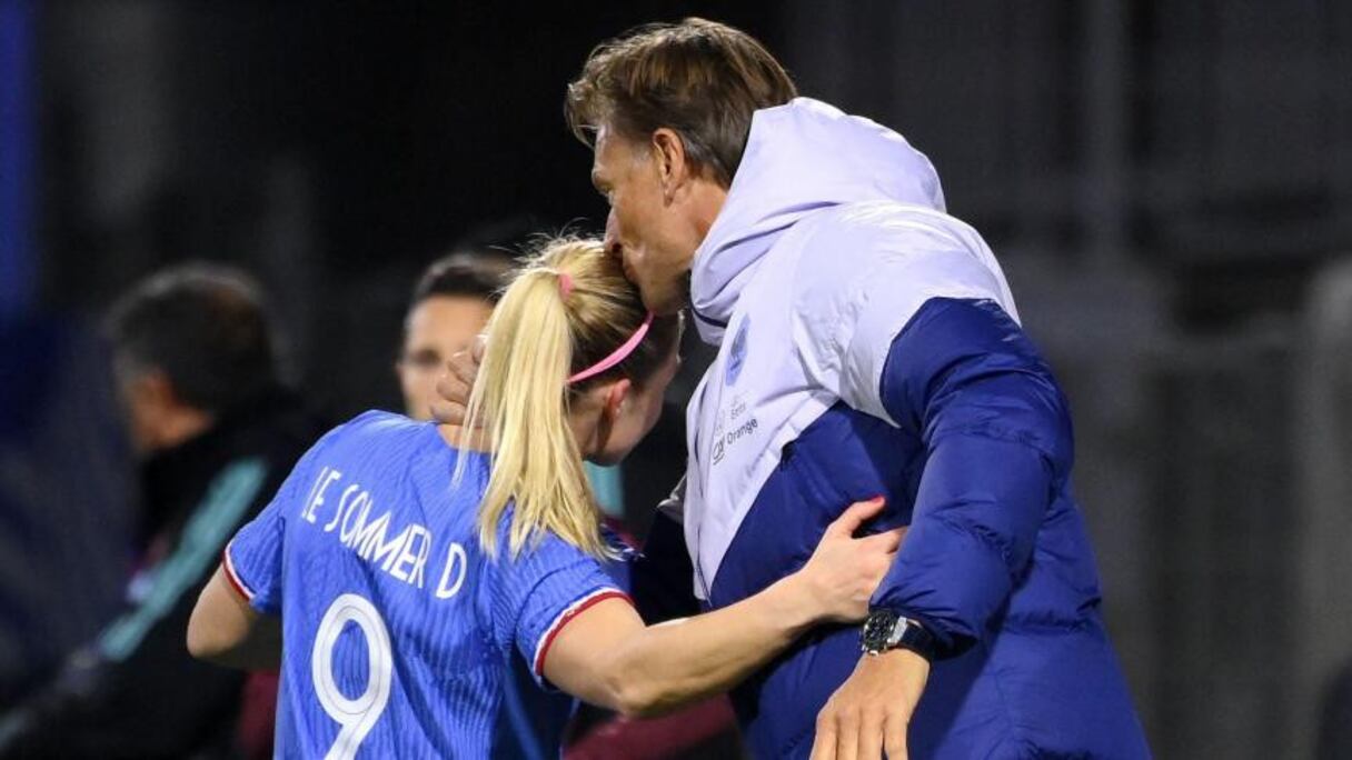 Hervé Renard lors de son premier match avec les Bleues contre la Colombie (5-2), le 7 avril 2023.