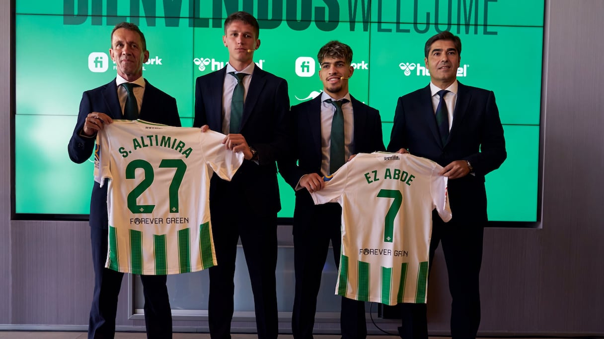 Abdessamad Ezzalzouli présenté par le Betis Séville, le jeudi 14 septembre 2023.