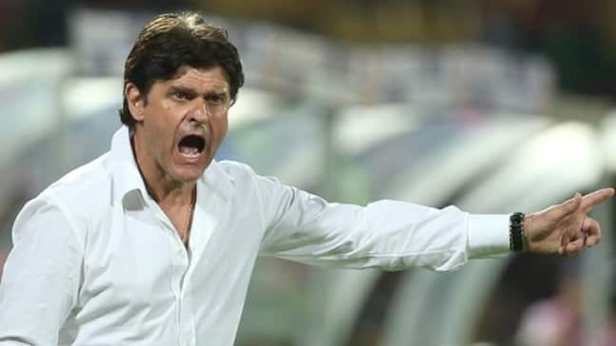 Le Français Didier Six, sélectionneur de la Guinée.