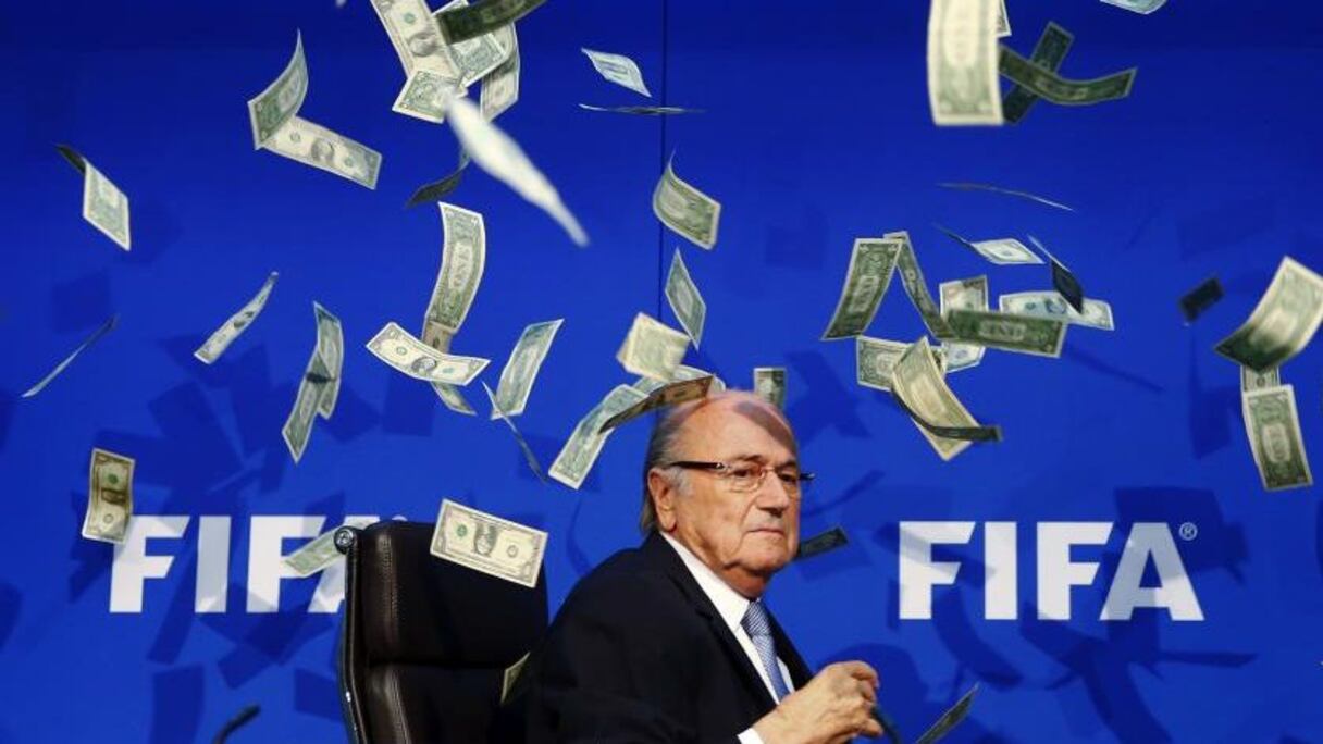 Sepp Blatter suspendu huit ans par la Commission d'Ethique de la FIFA.