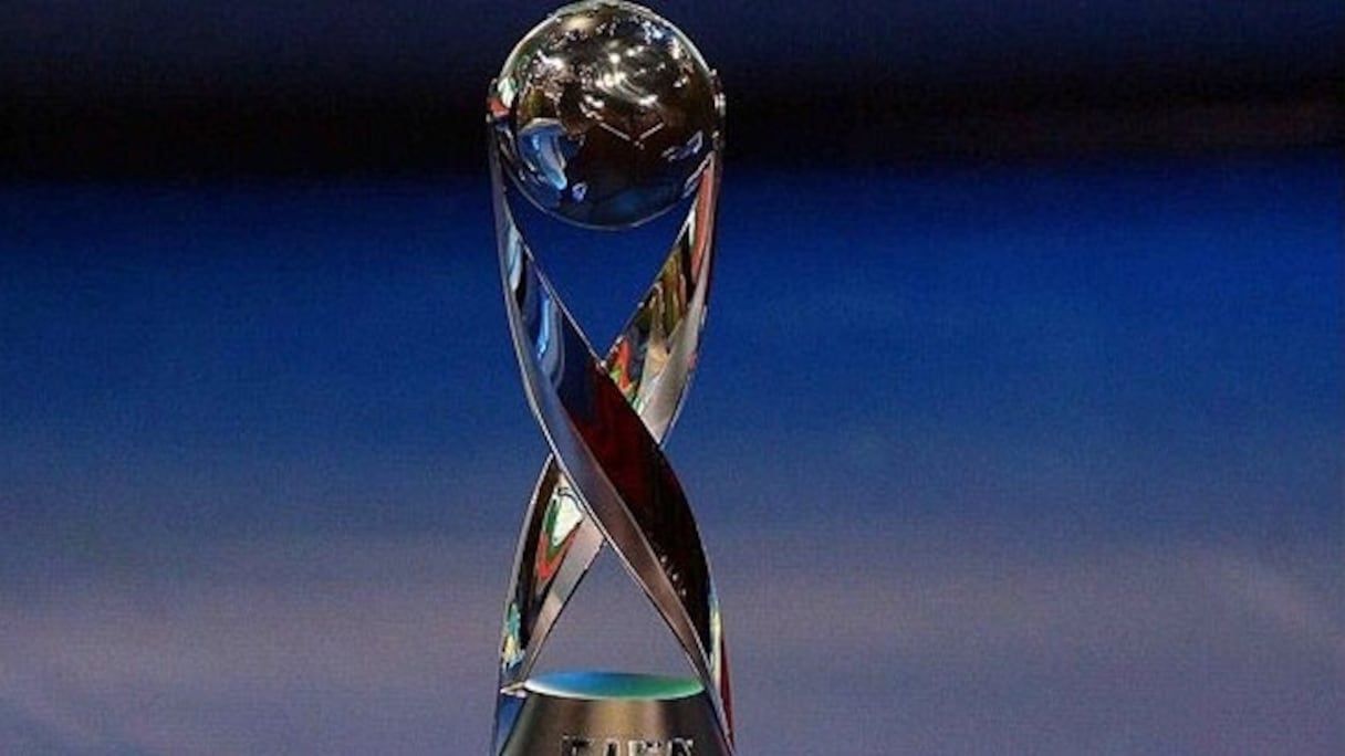 Le trophée du Mondial des moins de 20 ans.