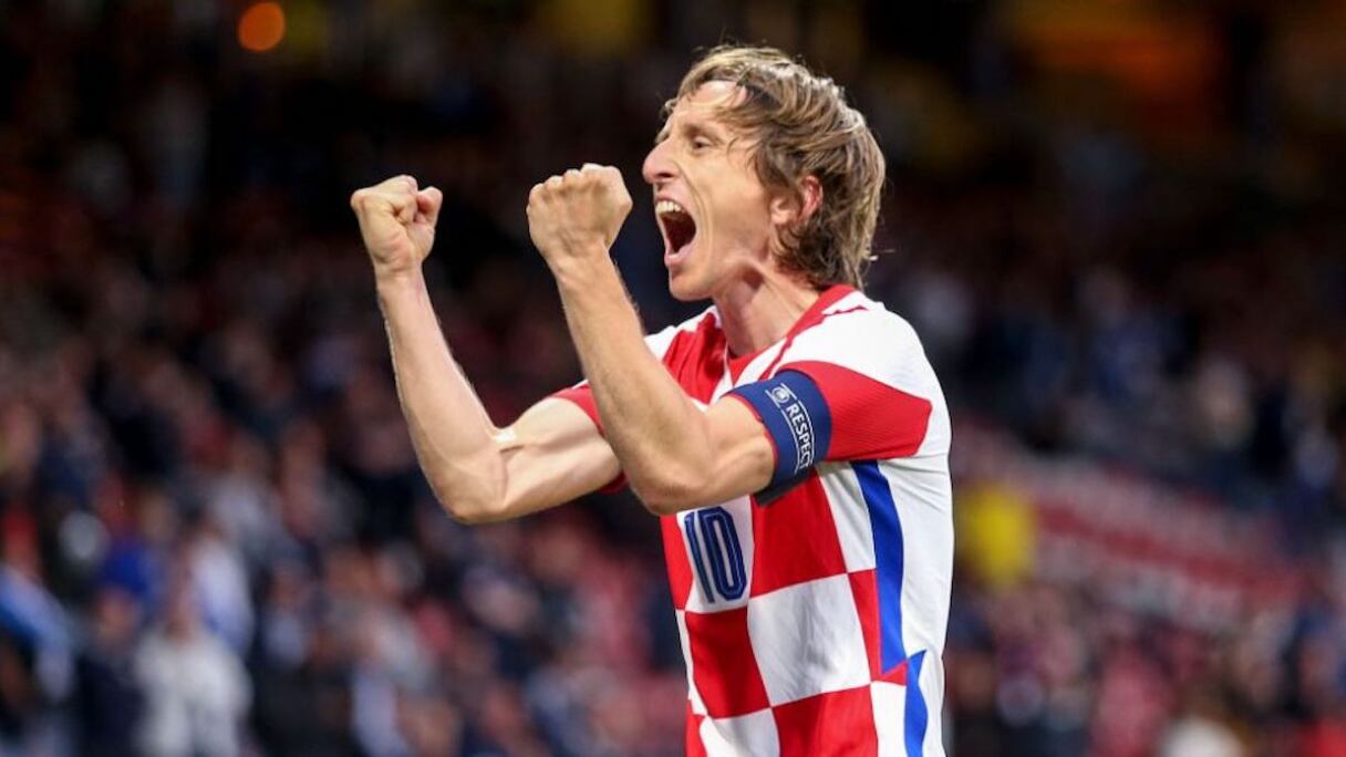 Luka Modric (37 ans).
L’attaquant croate du Real Madrid, finaliste de l’édition 2018, veut réécrire l’histoire avec son pays. Avec ses 154 sélections, il a tout pour être fier.