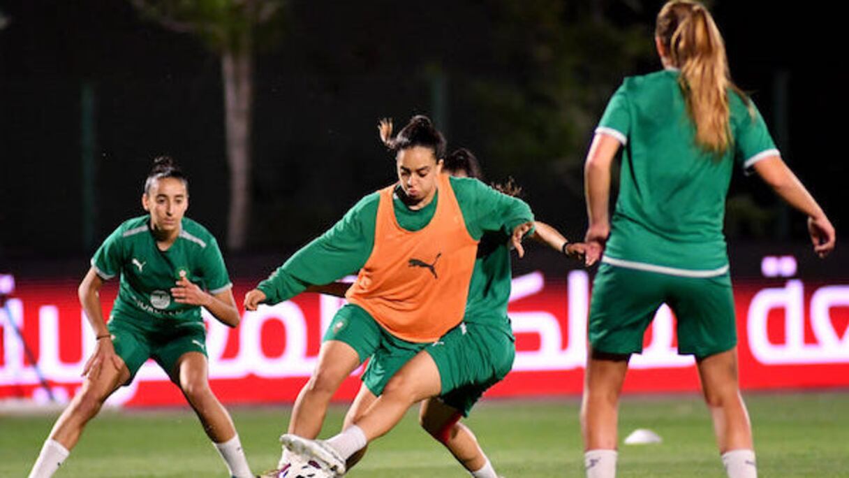 Les Lionnes de l'Atlas lors d'une séance d'entrainement au Complexe Mohammed VI de football à Maâmora, le dimanche 7 avril 2024.