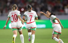 Ghizlane Chebbak entourée de Zineb Redouani et Najat Badri