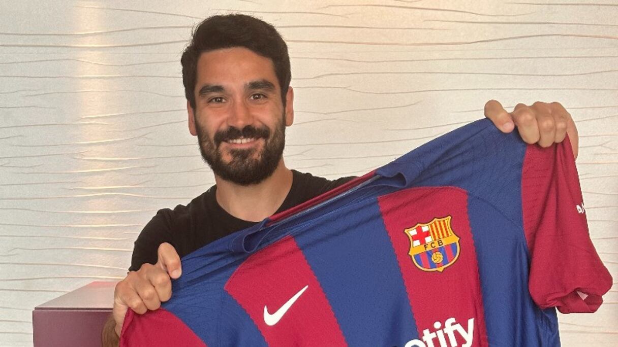 Ilkay Gündogan avec le maillot du Barça.