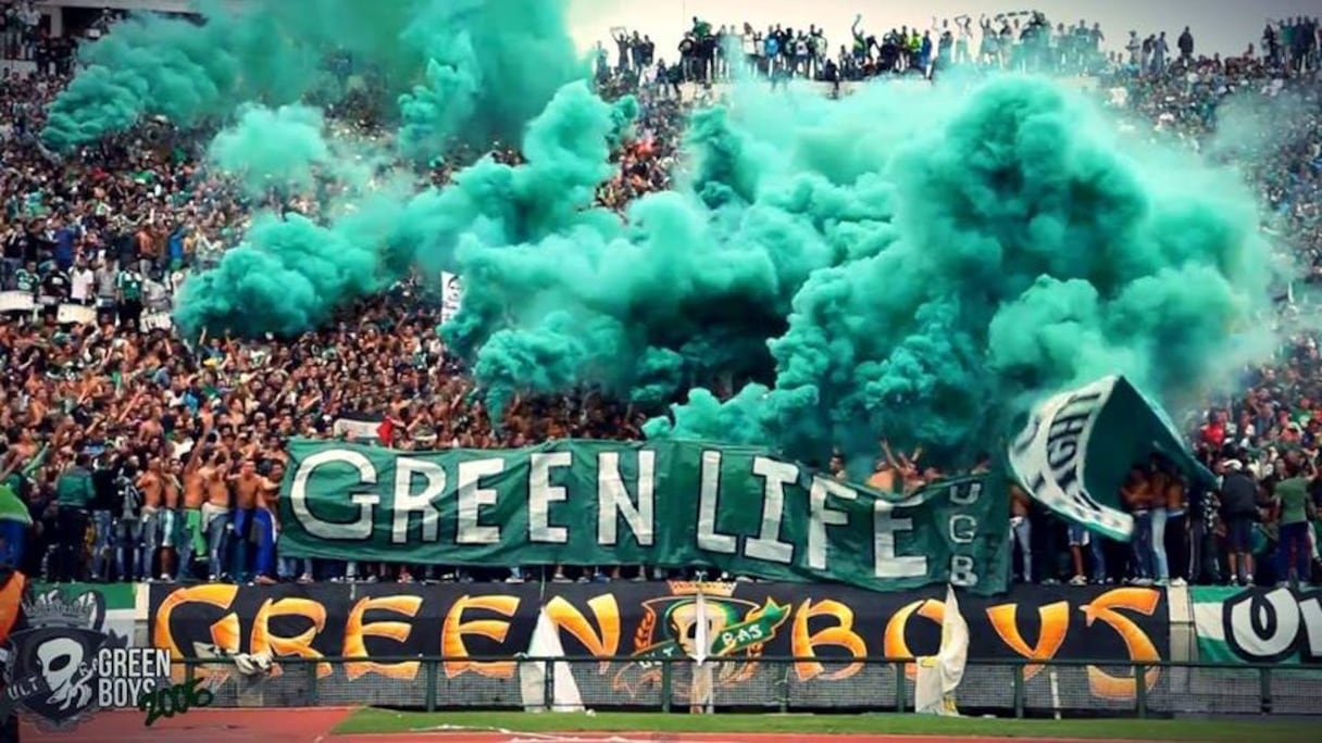 Le Raja de Casablanca propose à ses supporters 3 types de cartes d’abonnement pour cette saison: Lla carte bronze (400 DH), la carte silver (700 DH) et la carte gold (1200 DH).