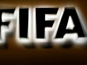 Près d'une cinquantaine de montres de luxe, offertes à des officiels avant le Mondial de football au Brésil, seront données à une ONG.