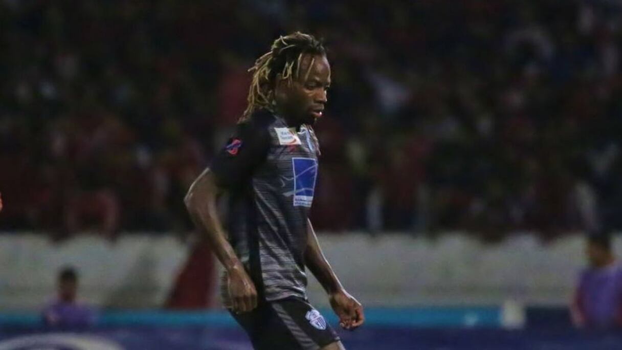 1- Alexis Mendomo (Milieu défensif): 8,5 millions de dirhams