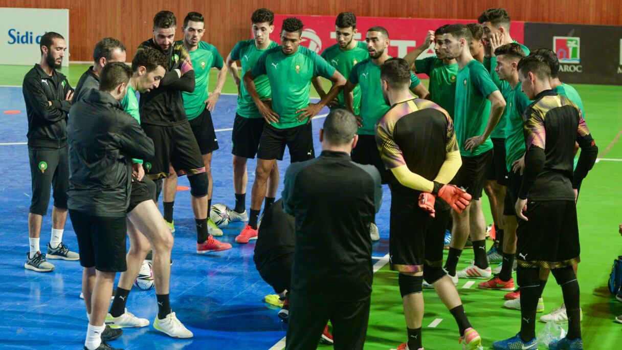 L’équipe nationale de futsal lors d’une séance d’entrainement à Laâyoune., samedi 13 novembre 2021.