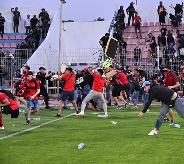 Les hooligans algériens au satde Al Massira de Safi, le 19 avril 2026