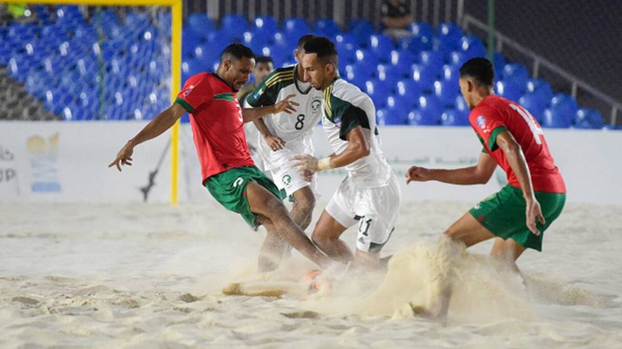 Séquence du match Maroc-Arabie saoudite en Coupe arabe de beach soccer, le 16 mai 2023.