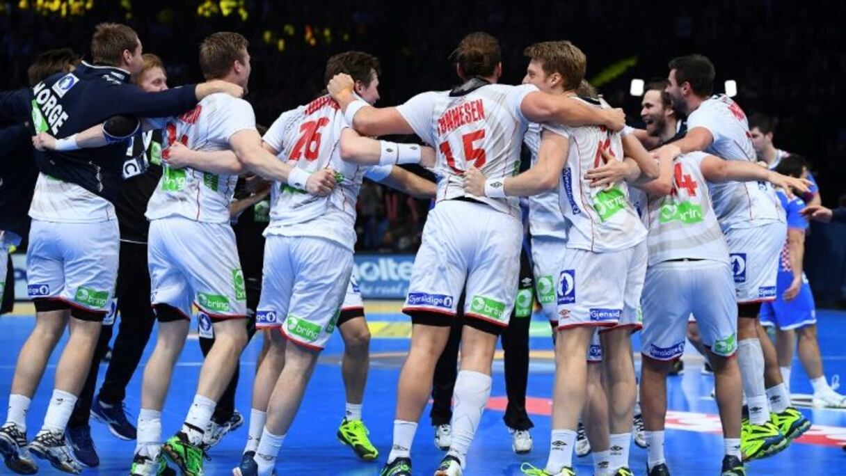 Les Norvégiens en liesse après leur victoire sur la Croatie en demi-finale de Mondial de hand à Paris-Bercy, le 27 janvier 2017.