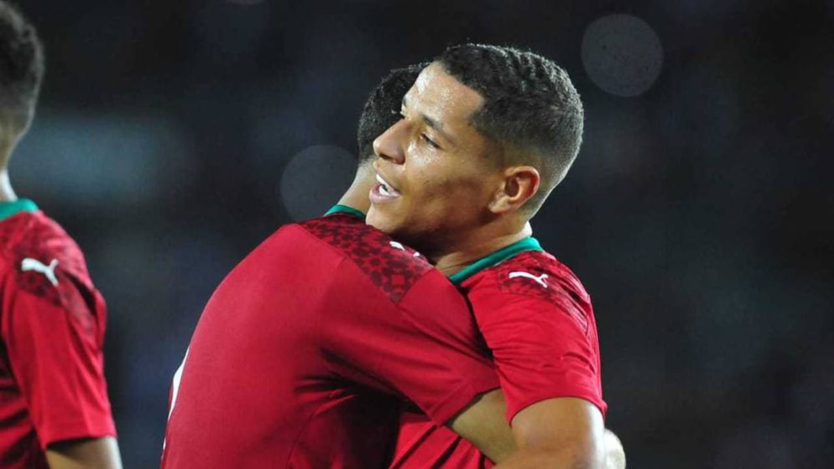 Amine Harit félicité par ses coéquipiers, jeudi 9 juin 2022.