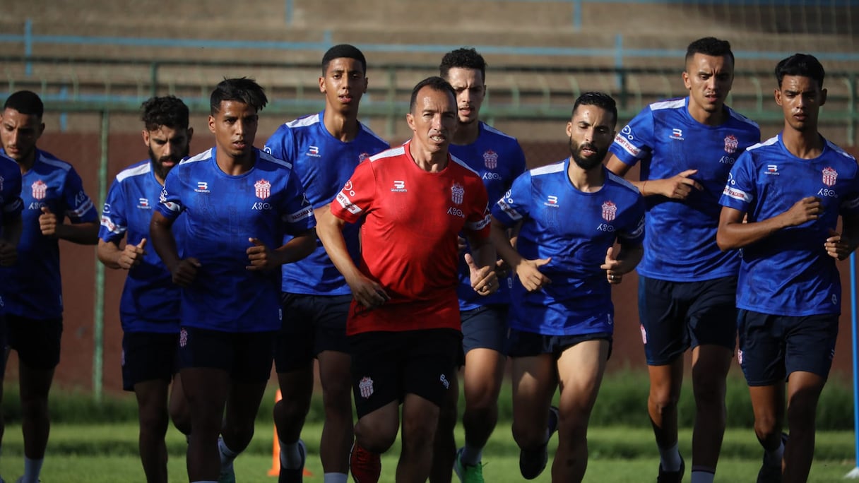 Les joueurs du Hassania d'Agadir (HUSA) en stage de pré-saison.