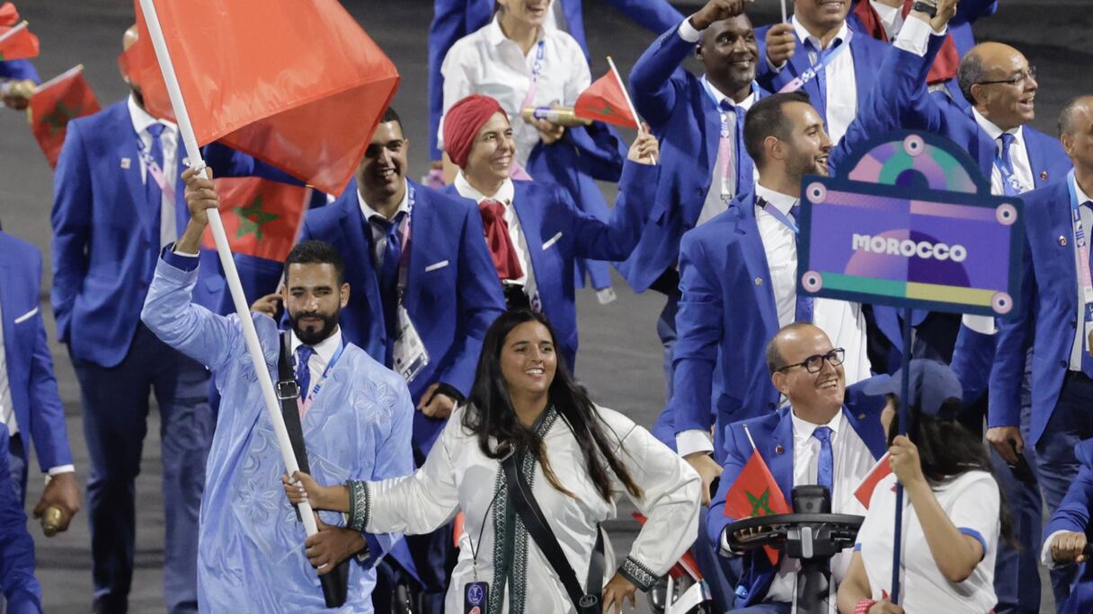 Le passage de la délégation nationale lors de la cérémonie d'ouverture des Jeux Paralymiques de Paris-2024.