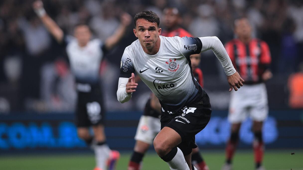 L'attaquant de Corinthians Giovane.