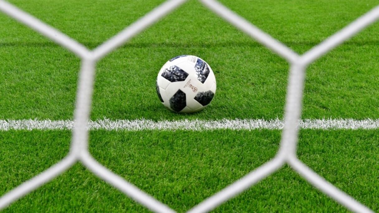 L'écosystème du foot professionnel français redoute les conséquences économiques du report de la Ligue 1 et Ligue 2 "jusqu'à nouvel ordre" en raison du coronavirus.