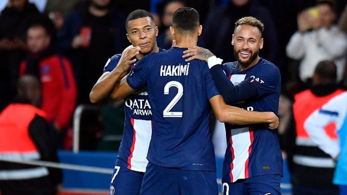 Hakimi avec Mbappé et Neymar.