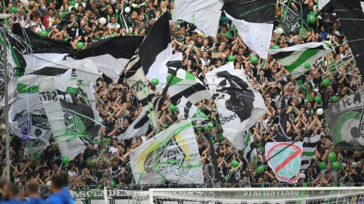 Des supporters de Mönchengladbach lors d'un match à domicile contre Shalke 04, le 15 septembre 2018.