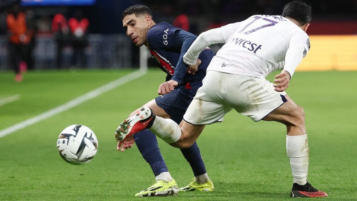 Achraf Hakimi et Kylian Mbappé célèbrent la victoire du PSG en Trophée des champions, le janvier 2024.