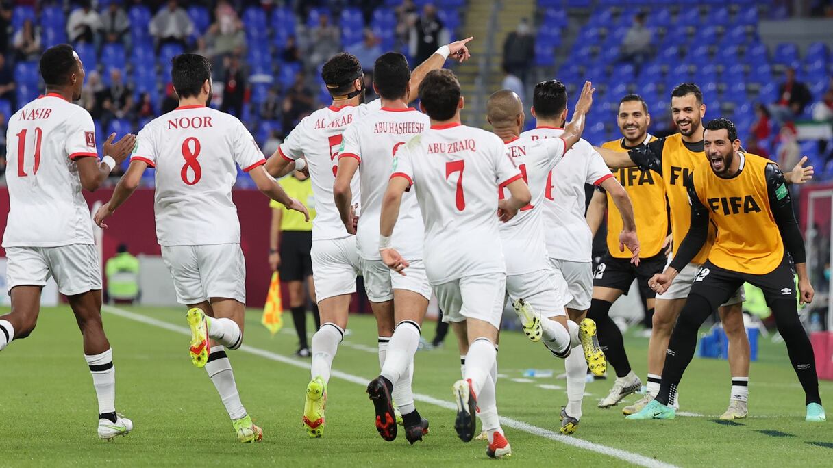 Les Jordaniens célèbrent leur premier but contre la Palestine, le mardi 7 décembre 2021.
