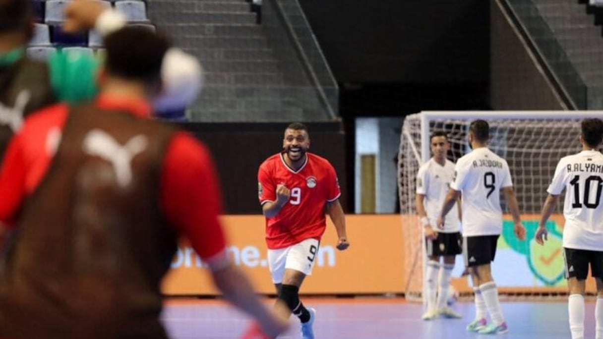 Phase de jeu du match Égypte-Libye vendredi au Palais des Sports du Complexe Sportif Prince Moulay Abdellah de Rabat pour le compte de la première journée du groupe B de la CAN futsal Maroc 2024