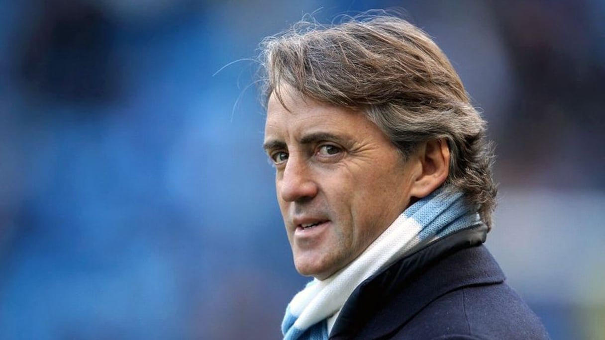7 - Roberto Mancini, 1 fois champion d’Angleterre (Manchester City), 3 fois champion d’Italie (Inter Milan), 1 Coupe d’Angleterre (Manchester City), 4 Coupes d’Italie (2 avec l'Inter, 1 avec la Fiorentina, 1 avec la Lazio), 1 Coupe de Turquie (Galatasaray), 3 Supercoupes nationales (2 avec l'Inter, 1 avec Manchester City).