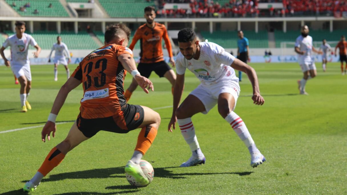 Duel Hassania d'Agadir-RS Berkane.