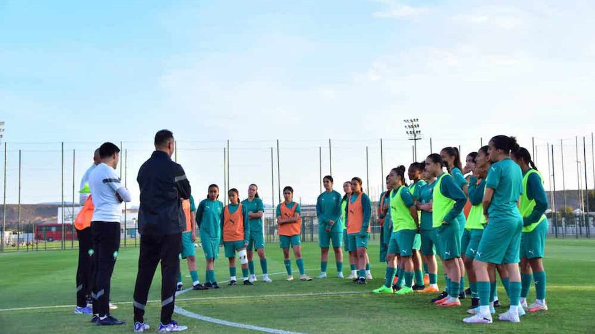 Les Lioncelles de l’Atlas U17 lors d'une séance d’entrainement au Centre Fédéral de Saidia, le mercredi 8 mai 2024.