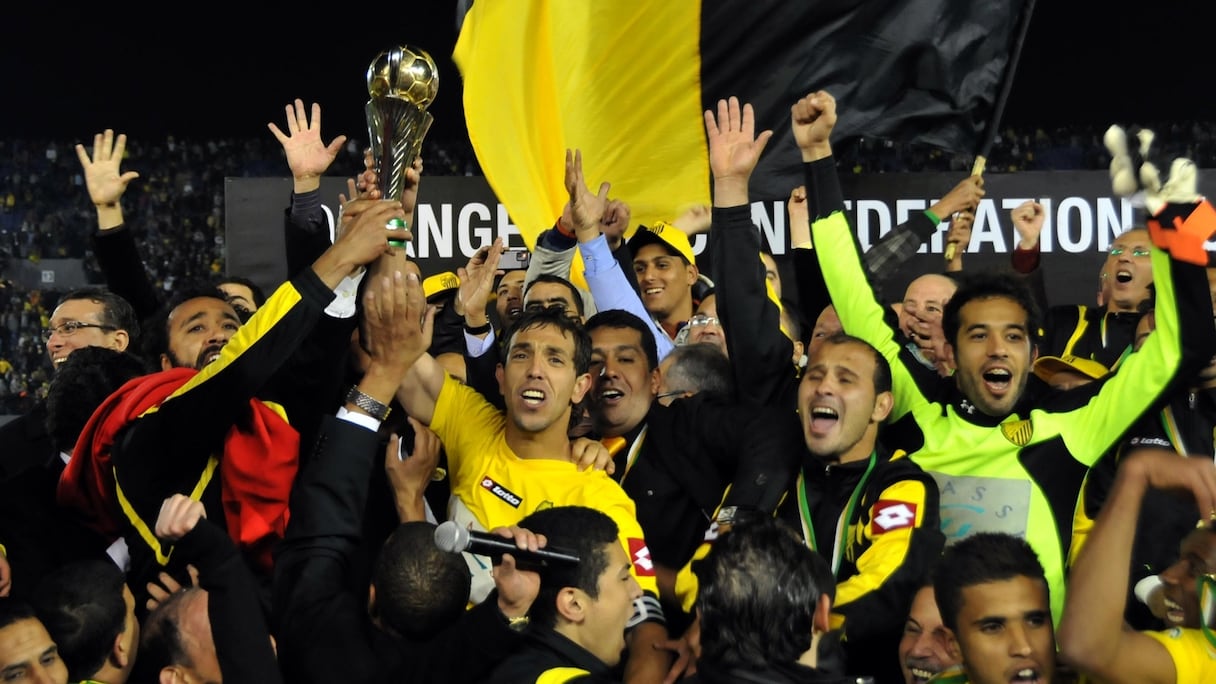 La joie des joueurs du MAS après leur sacre en finale de la Coupe de la CAF 2011.
