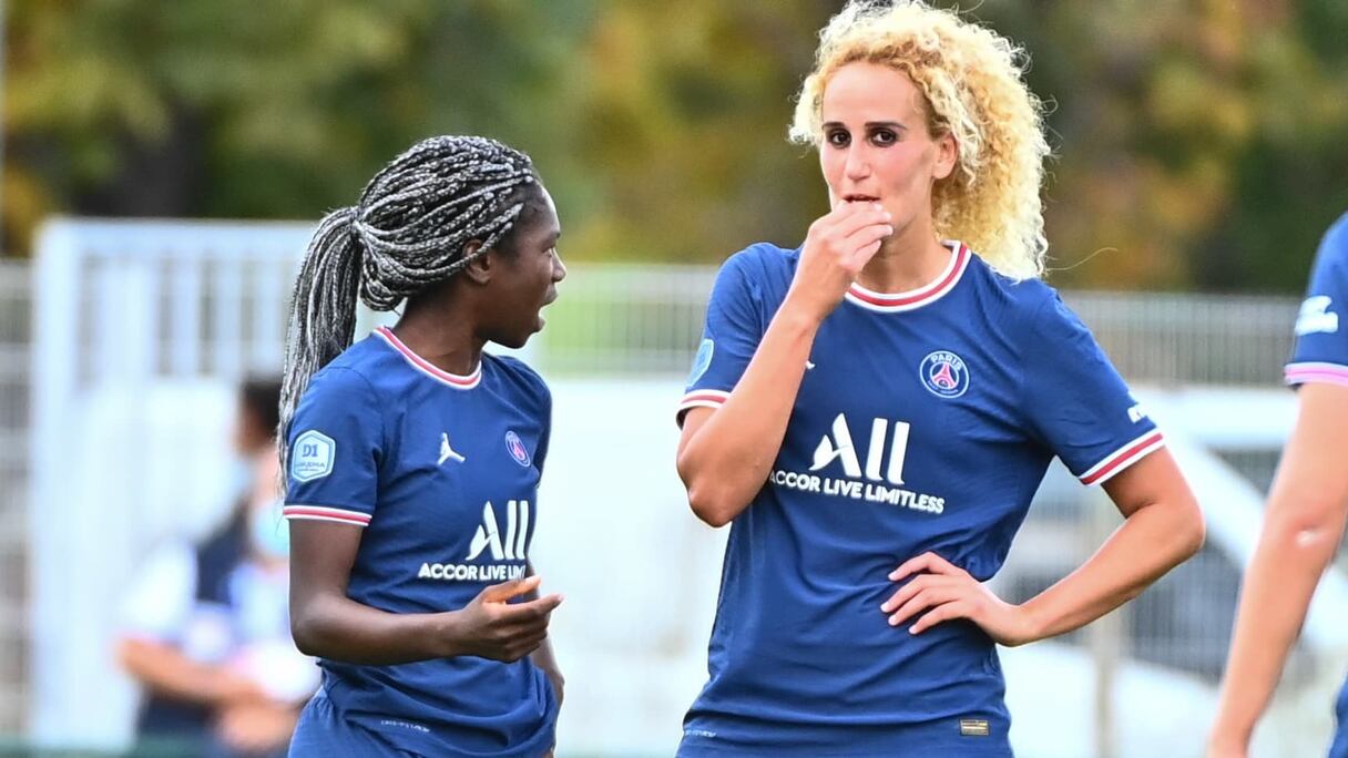 Kheira Hamraoui à droite et Aminata Diallo