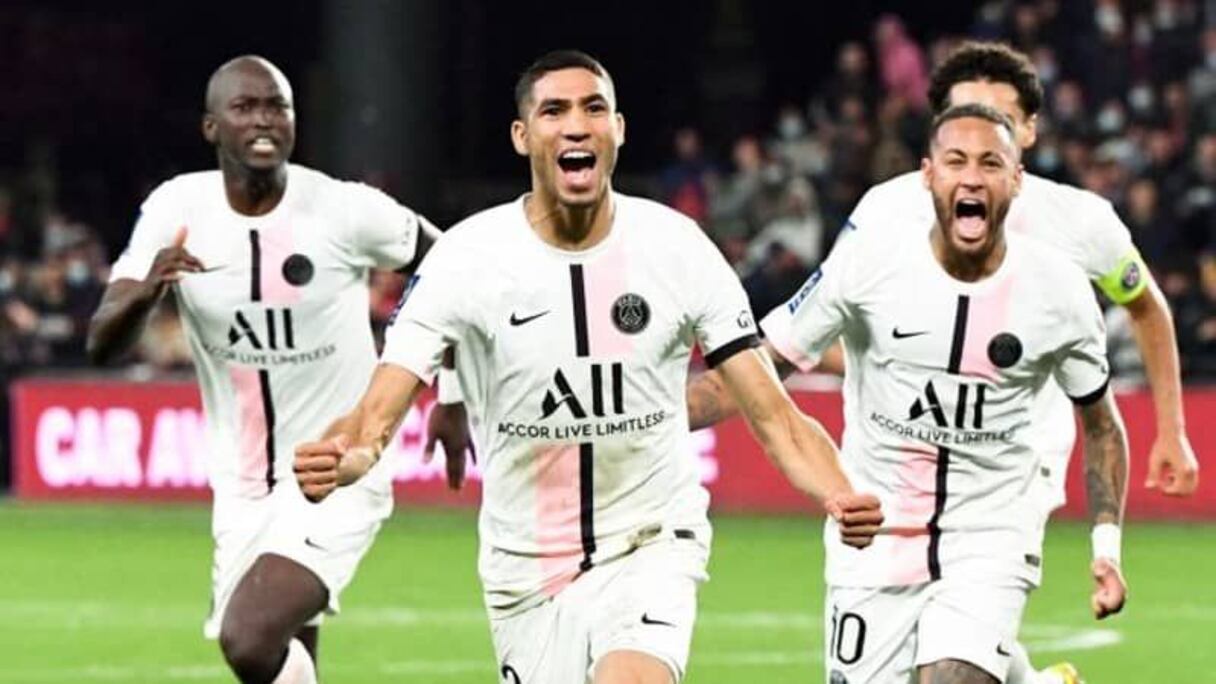 Achraf Hakimi et ses coéquipiers parisiens à la fête.