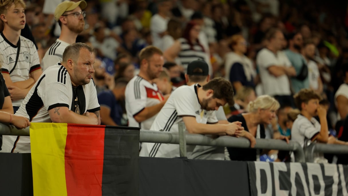 Supporters de la Manschaft après la défaite face à la Colombie en amical