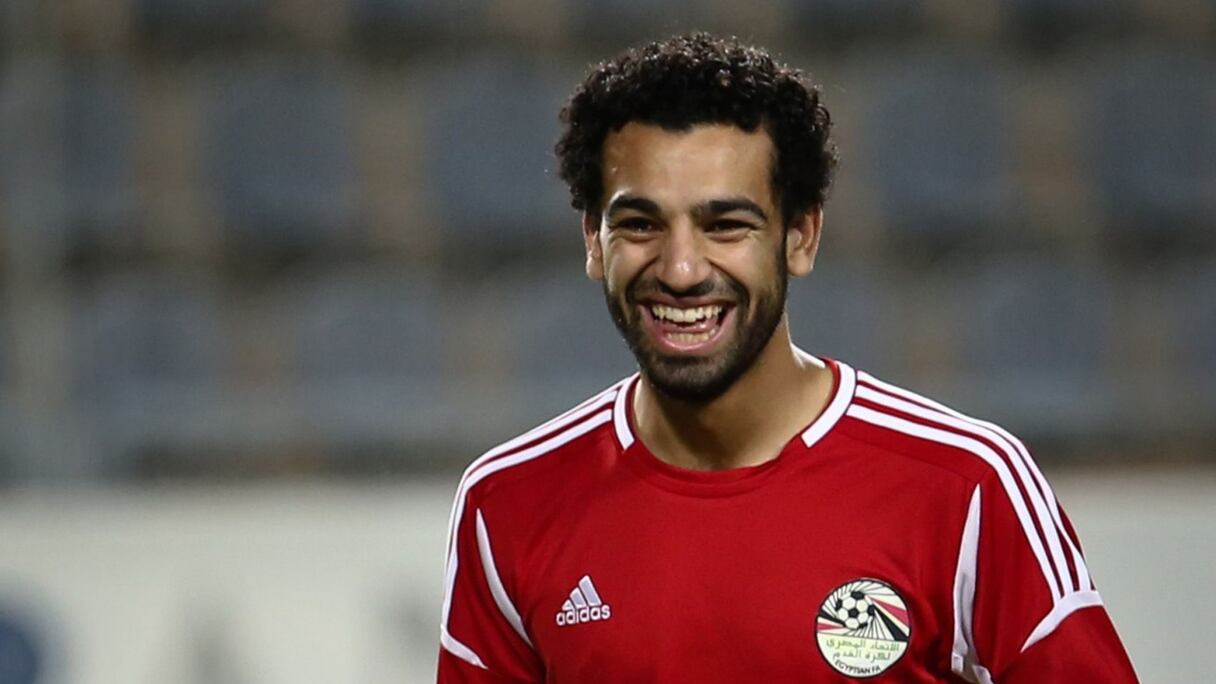 Mohammed Salah, l’étoile pharaonesque:
C’est un des plus attaquant les plus rapides du vieux continent. Capable de faire de belles choses balle aux pieds, il ne cache pas son ambition pour la CAN. A 24 ans, il a récemment glané le prix du meilleur joueur Arabe au nez et à la barbe de…Riyad Mahrez et Mehdi Benatia.