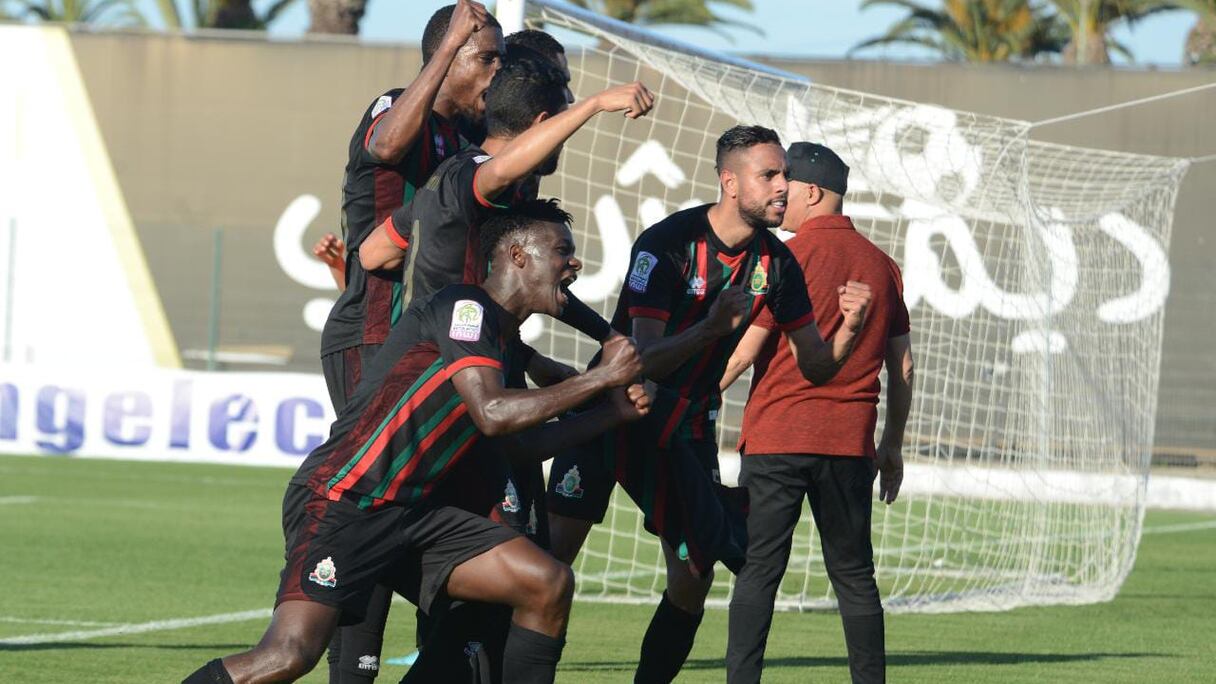 La joie des joueurs de l'AS FAR.